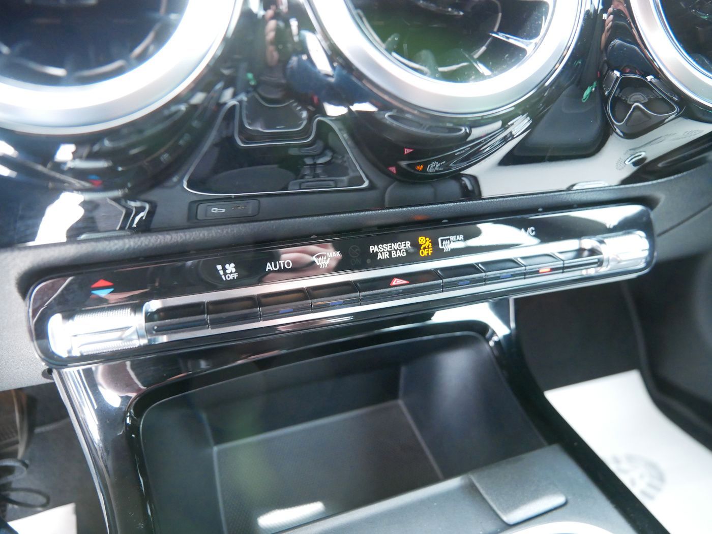 Fahrzeugabbildung Mercedes-Benz CLA 250 SB 4Matic LEDER LED Business-Paket DCT