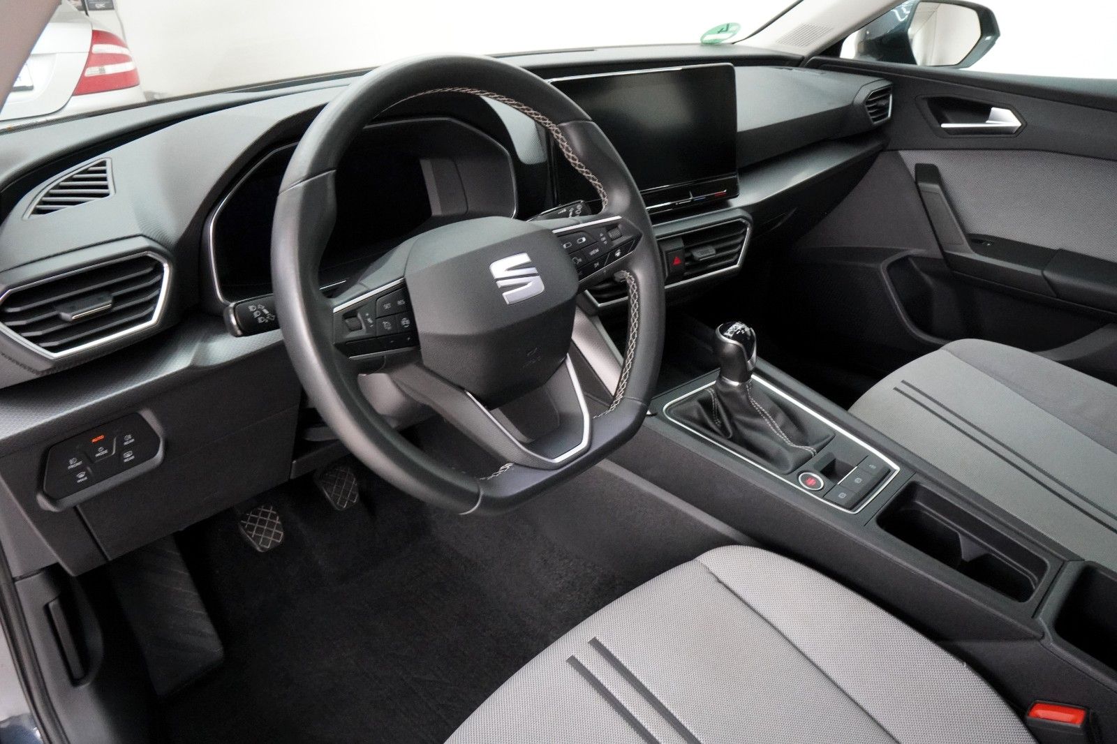 Fahrzeugabbildung SEAT Leon Sportstourer Style *Navi*Shz*CarPlay*
