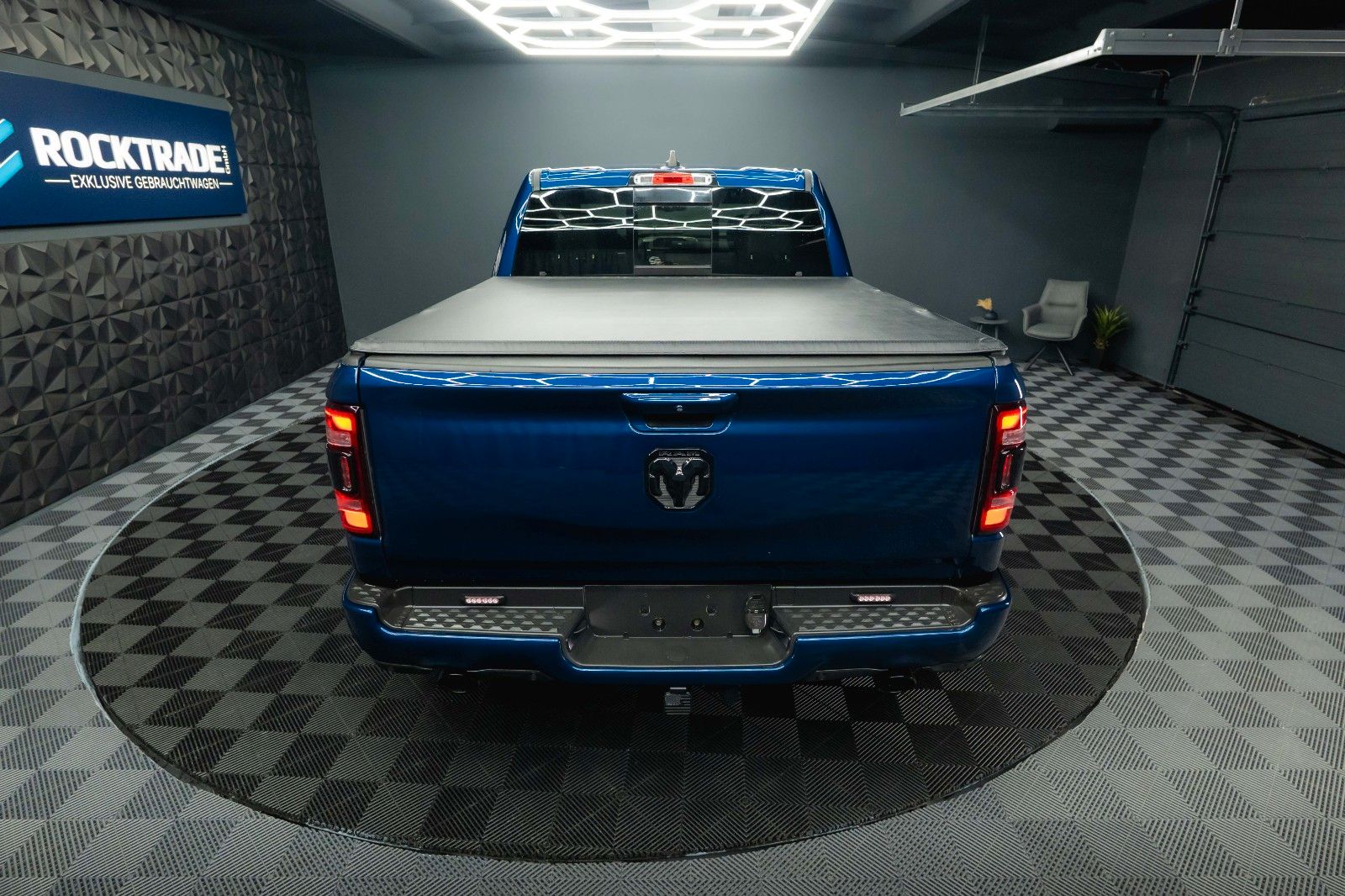 Fahrzeugabbildung Dodge RAM 5.7 V8 HEMI 4x4 OFFROAD Night Limited 19%