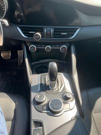Alfa-Romeo Giulia - 7