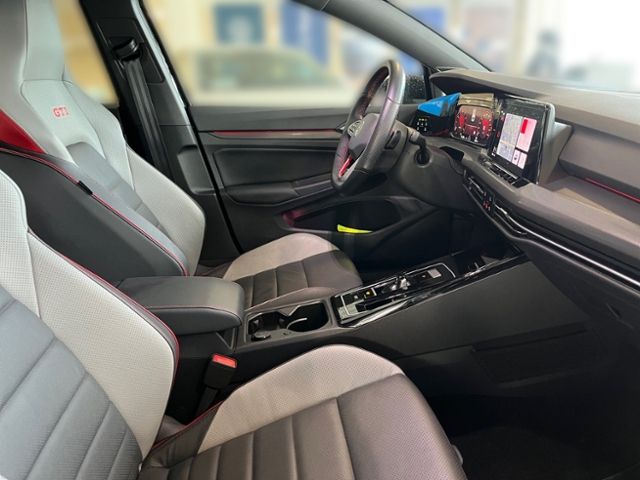 Fahrzeugabbildung Volkswagen Golf 2.0 TSI DSG GTI LEDER AHK NAVI IQ.LIGHT KAM