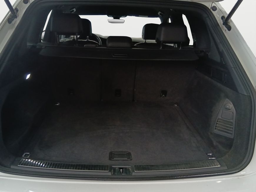 Volkswagen Touareg 3.0 V6 TDI 4Motion Aut. Elegance foto 5
