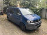 Volkswagen VW T5 Transporter Selbstausbau zum Camper  - VW T5 Transporter Gebrauchtwagen in Stuttgart
