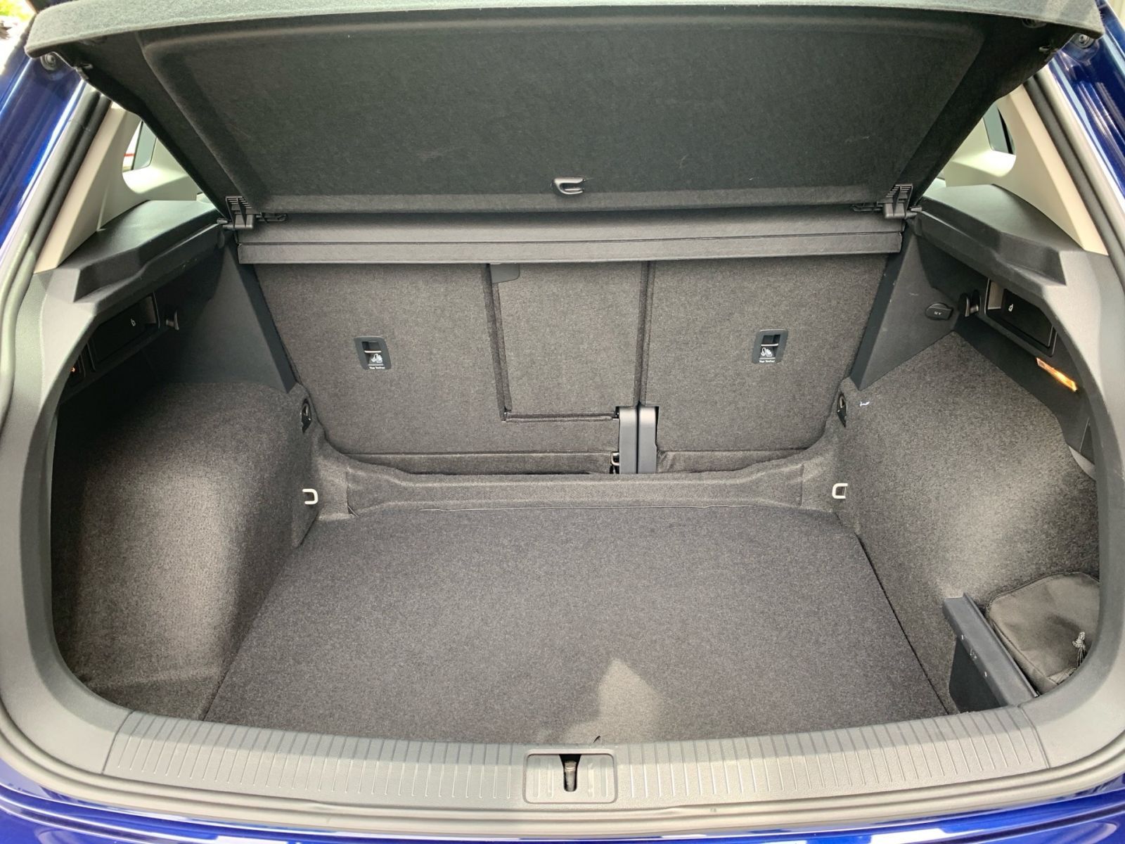 Fahrzeugabbildung Volkswagen Tiguan 1.5 TSI Comfortline BMT AHK Navi