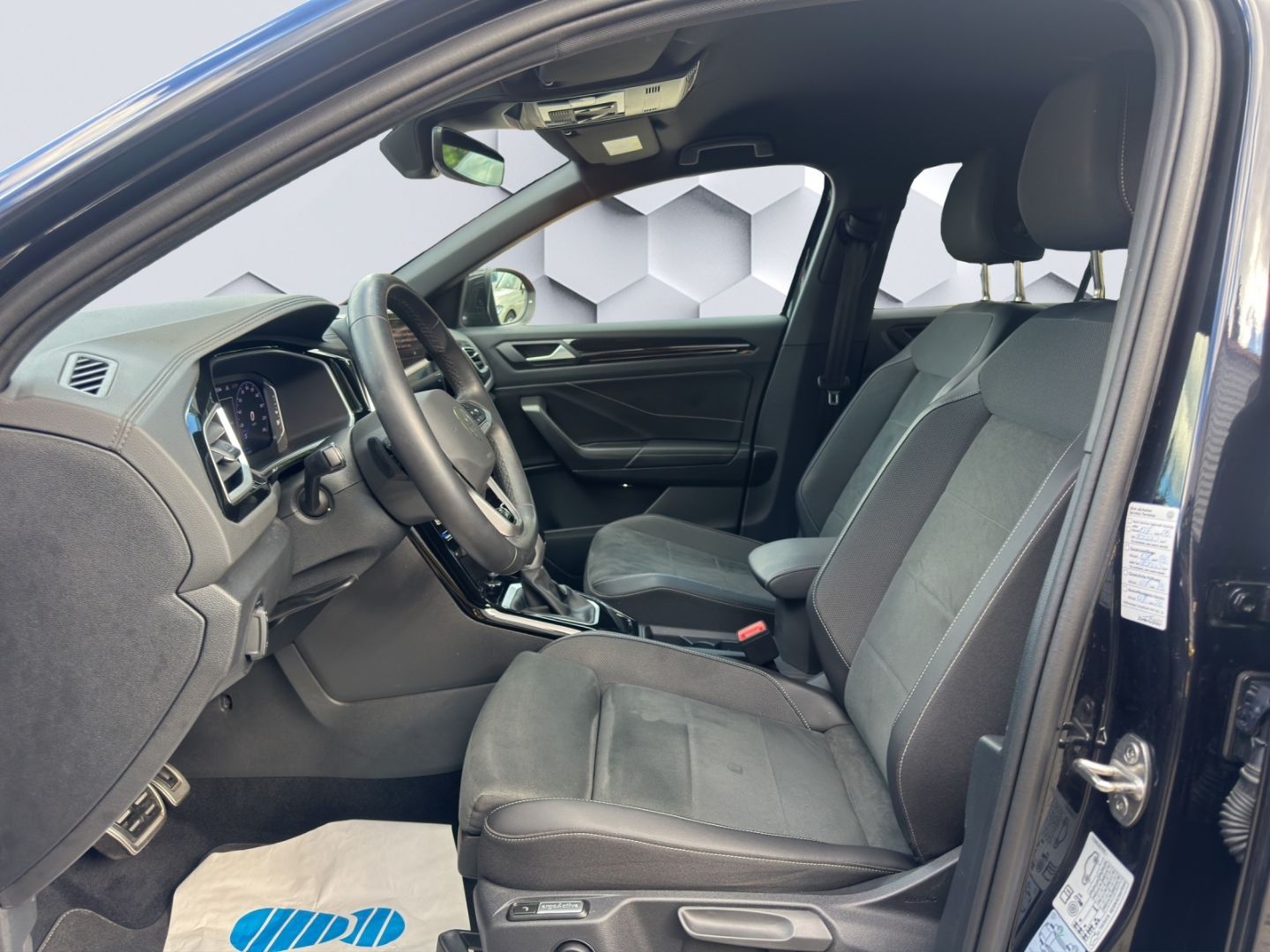 T-Roc 1.5 TSI R-Line DSG AHZV LED PDC Rückfahrka