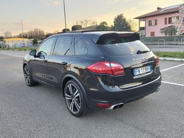 Porsche Cayenne - 6