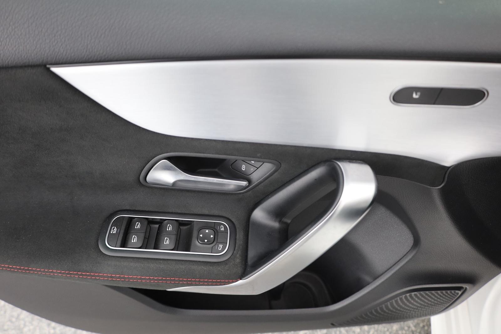 Mercedes-Benz A200 AMG Line LED Navi Sitzheizung Widescreen