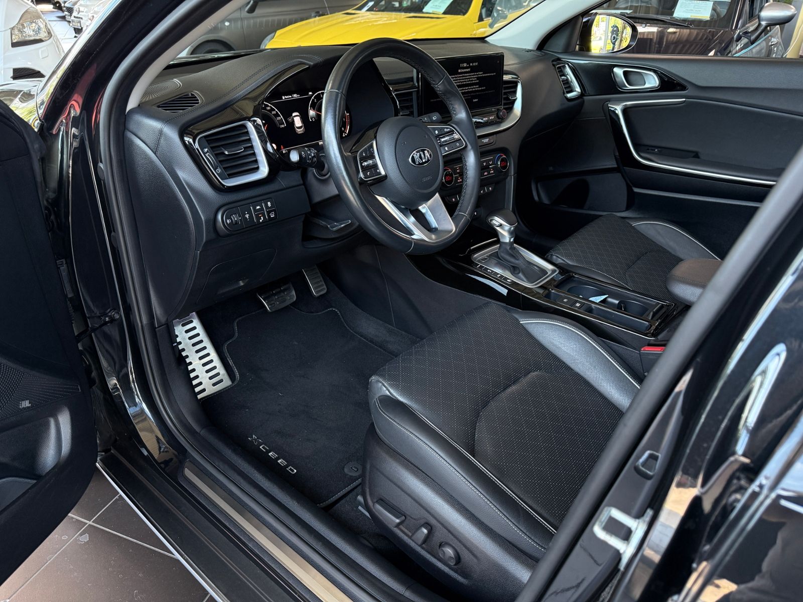 Fahrzeugabbildung Kia XCeed Platinum Edition PANO JBL LED