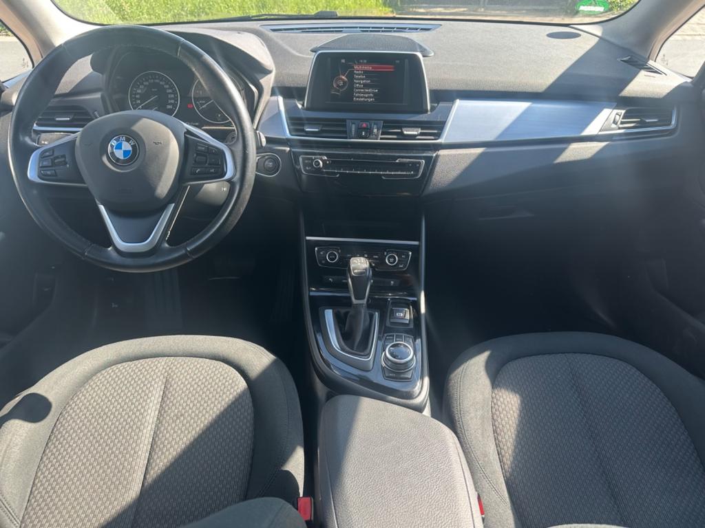 BMW 225