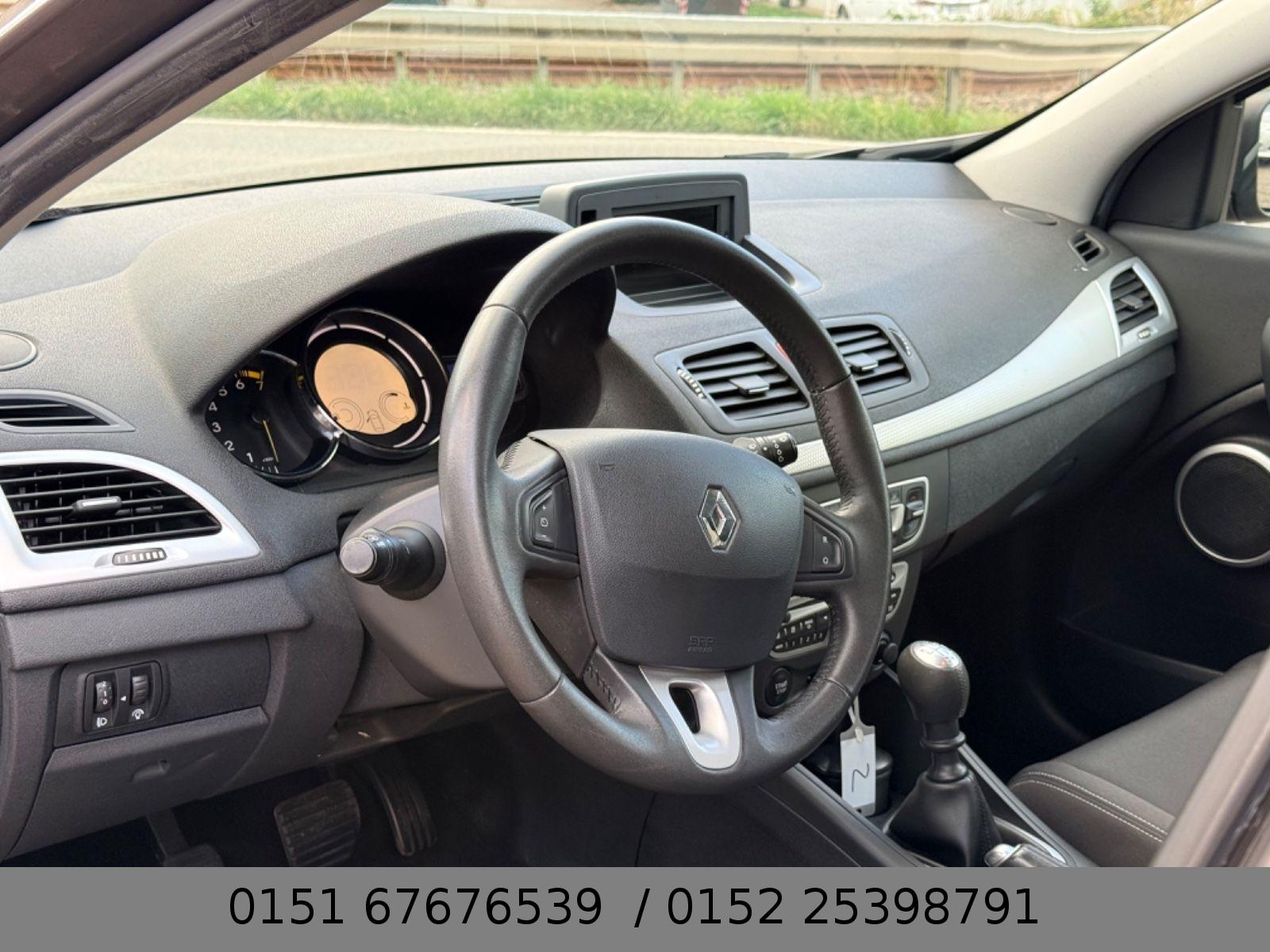 Renault Megane 2011 — photo 13