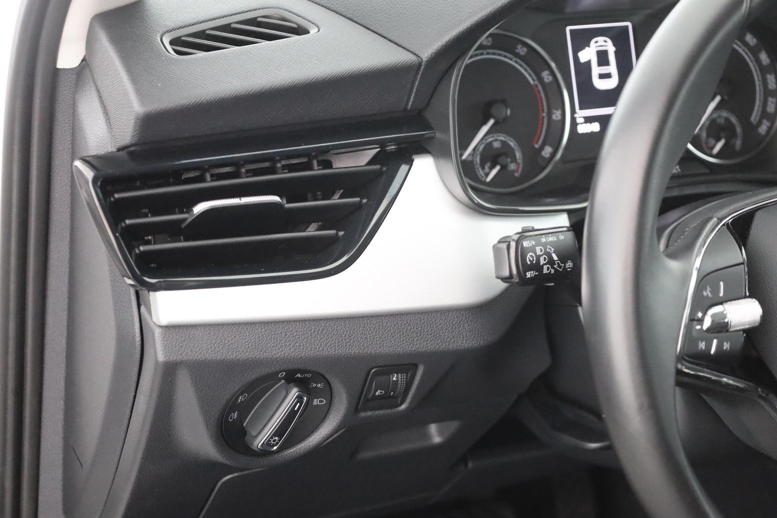Skoda Scala 1.0 TSI DSG LED Kamera Sitzheizung DAB