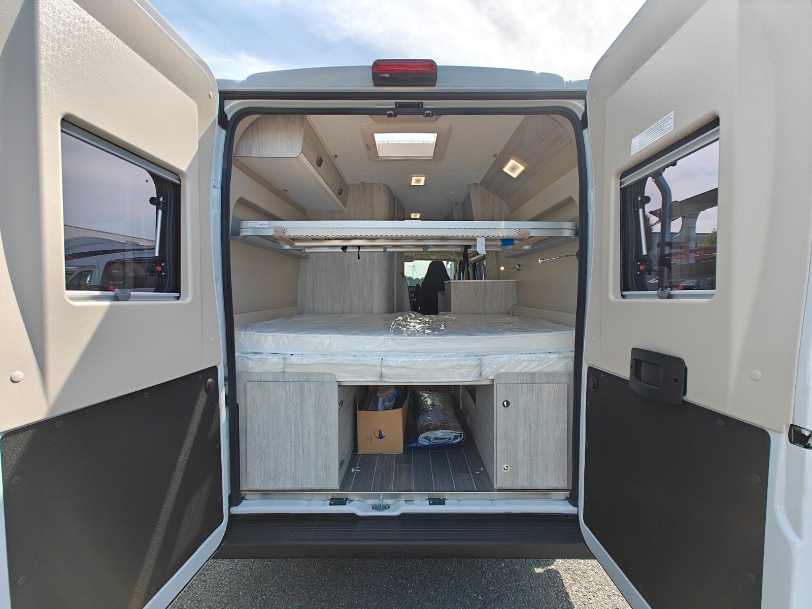 Fahrzeugabbildung Roller Team Livingstone 5 - Doppel-Etagenbett, SAT, TV -