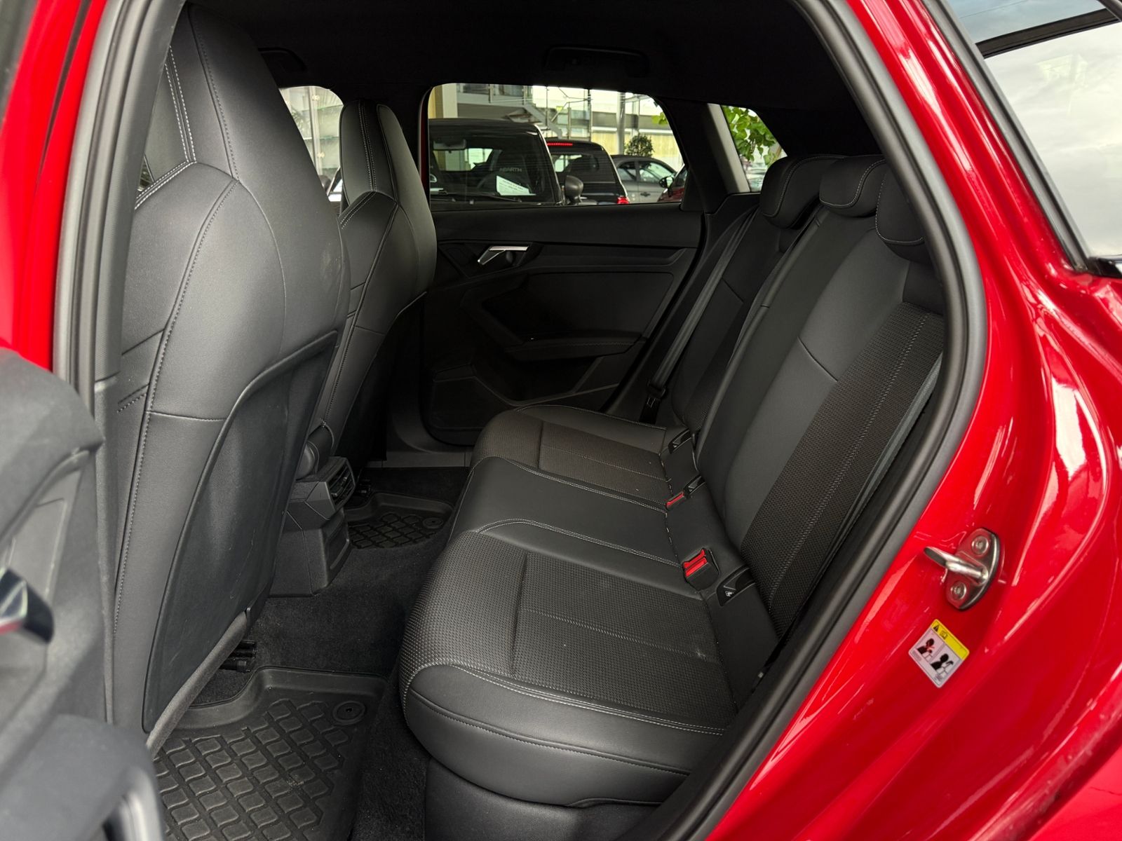 Fahrzeugabbildung Audi A3 Sportback  35 TFSI S line AHK LED NAVI