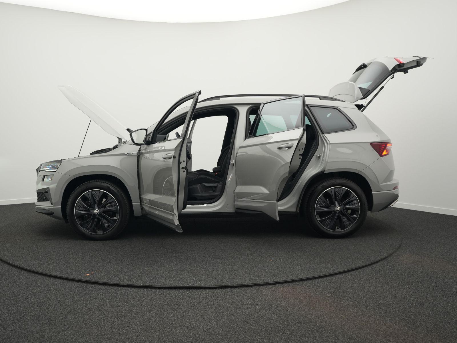 Skoda Karoq Sportline 2.0 TSI 4x4 DSG*AHK*R-KAM*LED*18