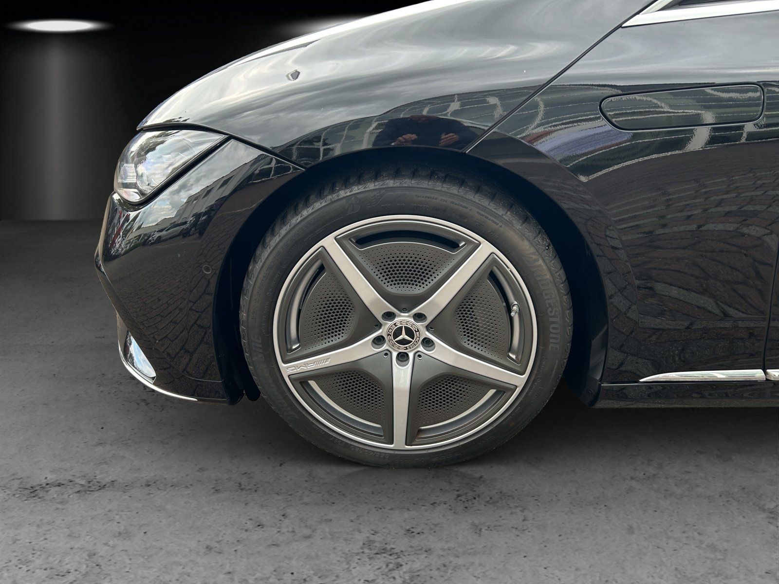 Fahrzeugabbildung Mercedes-Benz EQE500 AMG Prem DISTRO 22kw AIRMATIC 4,5°HAL AHK