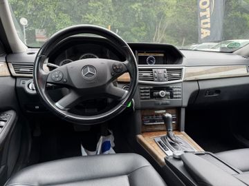 Mercedes E 220 - 10
