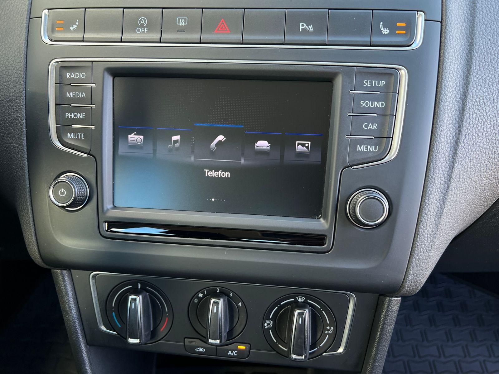 Fahrzeugabbildung Volkswagen Polo Comfortline 1.2 TSI DSG *Klima, Sitzhzg., P