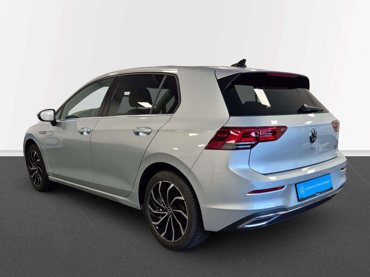 Volkswagen Golf VIII Style 1,5 eTSI DSG AHK ACC CAM AppConn imagem 2