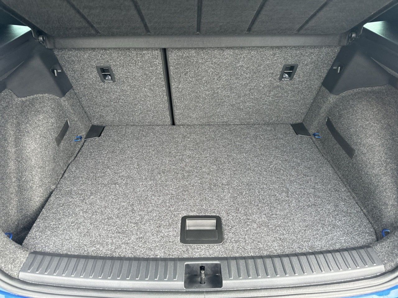 Fahrzeugabbildung SEAT Arona FR 1.5 TSI 150 PS DSG - mit KI generiert/bearbeitet
