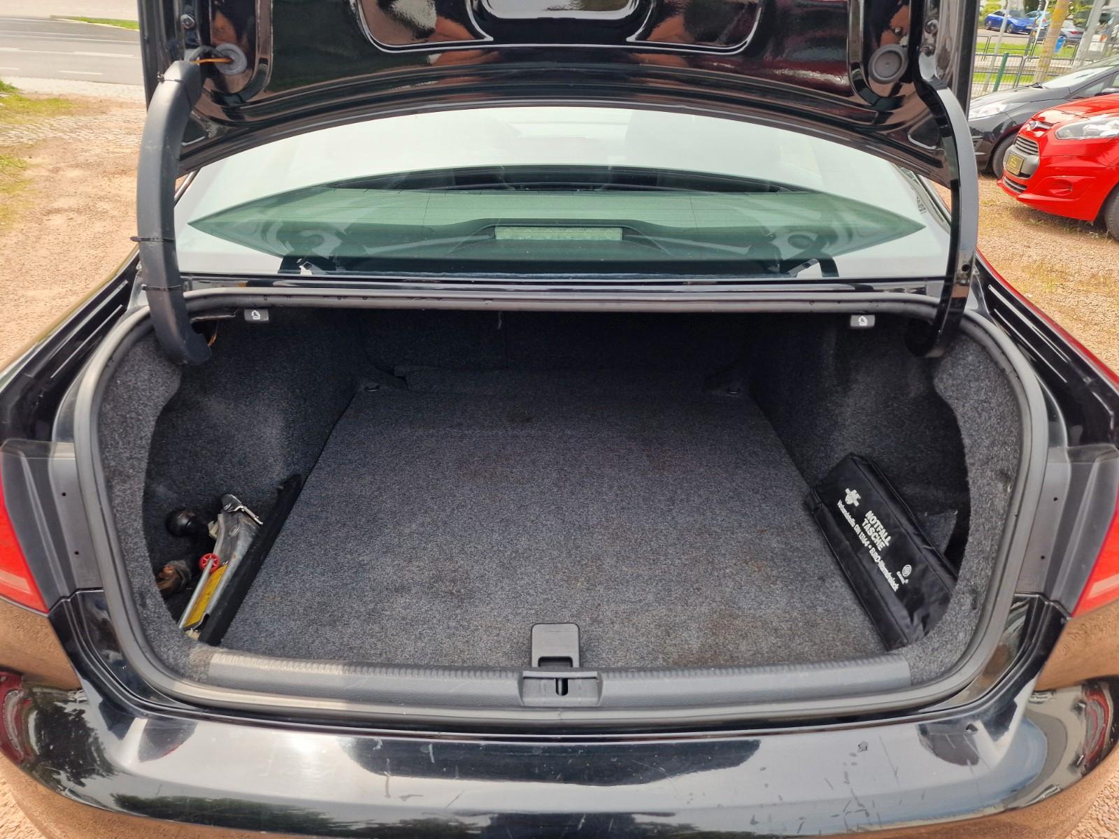 Volkswagen Passat*196TKm*Automatik*Klimaauto*SHZ*AHK
