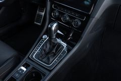Fahrzeugabbildung Volkswagen Golf VII Lim. R 4Motion*top*8-fach bereift*