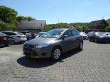 Ford Focus 1,6 Ti-VCT 77kW Trend - Ford Focus aus 2011: Limousine