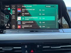 Fahrzeugabbildung Volkswagen Golf VIII Variant Life 2,0 TDI Navi Sitzh ACC
