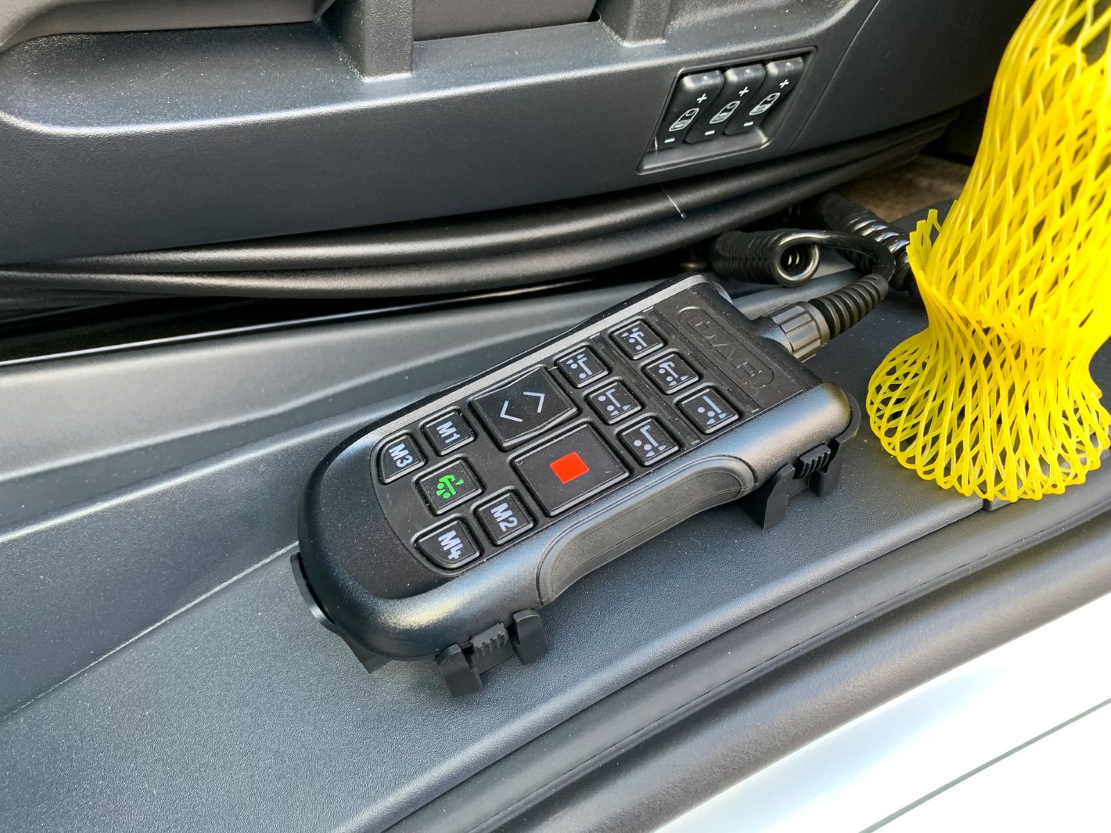 Fahrzeugabbildung DAF FA XD 370 zikun Swing-Board-Aufbau