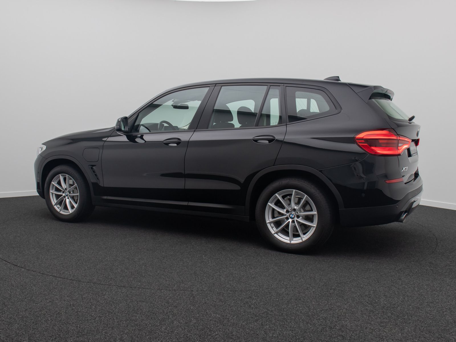 Fahrzeugabbildung BMW X3 xD30e Kamera HUD DAB Komfort Sport LED 18Zoll