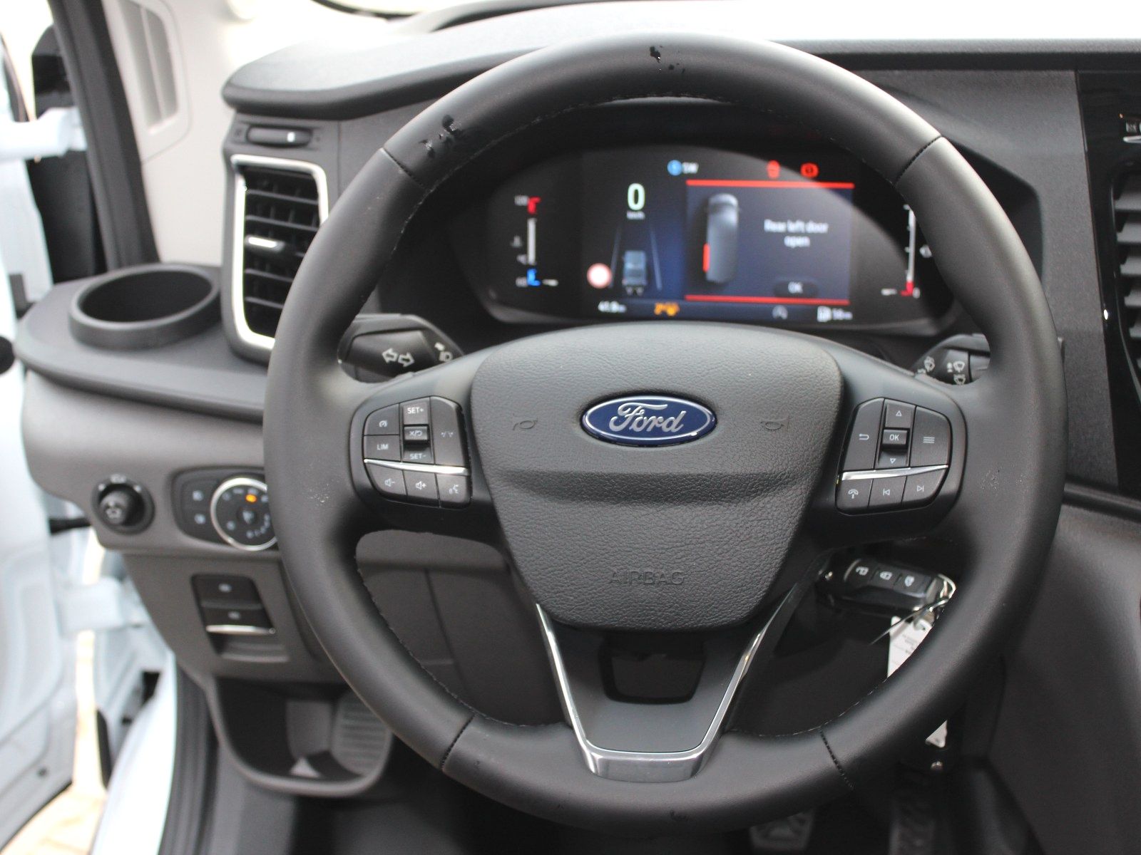 Fahrzeugabbildung Ford Transit 350 L4 Doppelkabine Trend