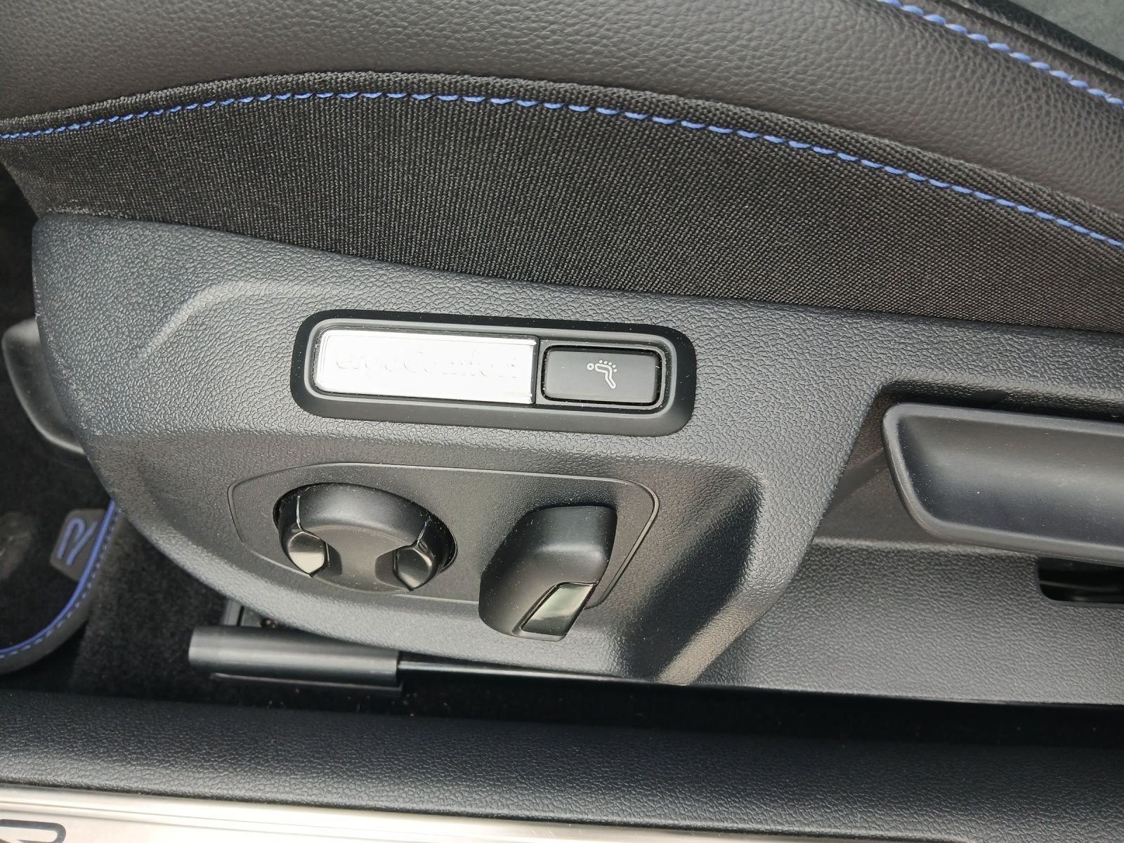 Fahrzeugabbildung Volkswagen Arteon SB R 4M R-Line Matrix AHK Navi  Pano HUD