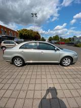 Toyota Avensis 2.0 benzin - Toyota Avensis in Erfurt