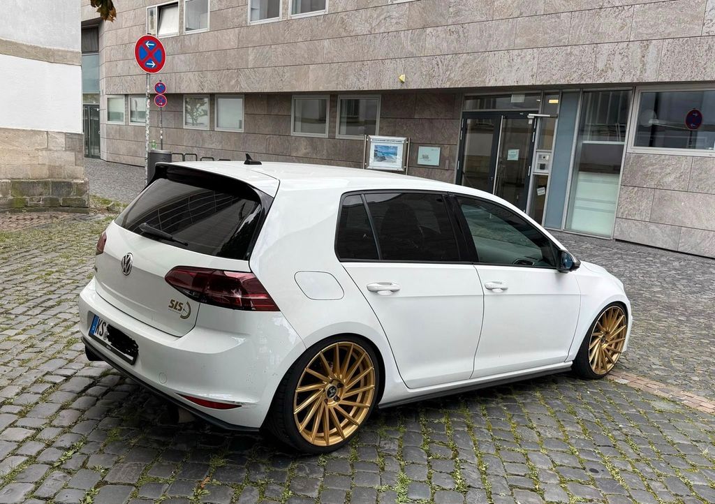 Image of Volkswagen Golf