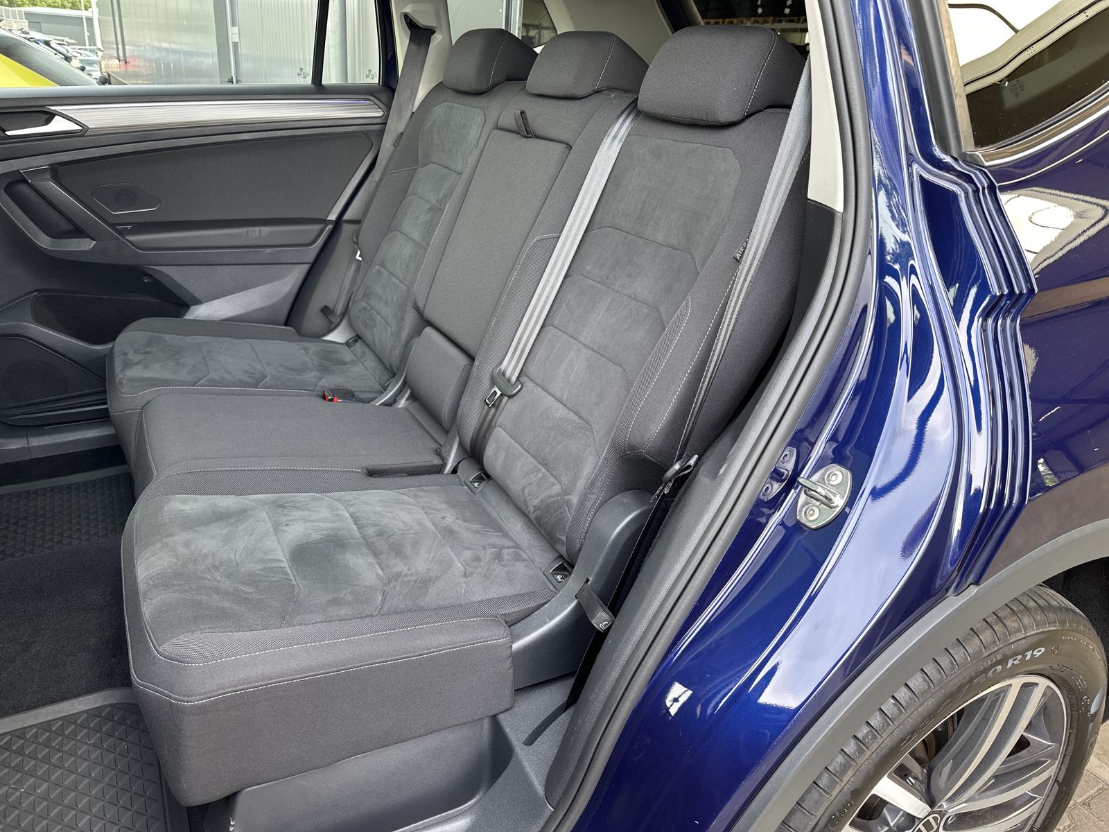 Fahrzeugabbildung Volkswagen Tiguan Allspace 4M Elegance NAV+MATRIX+AHK+PANO