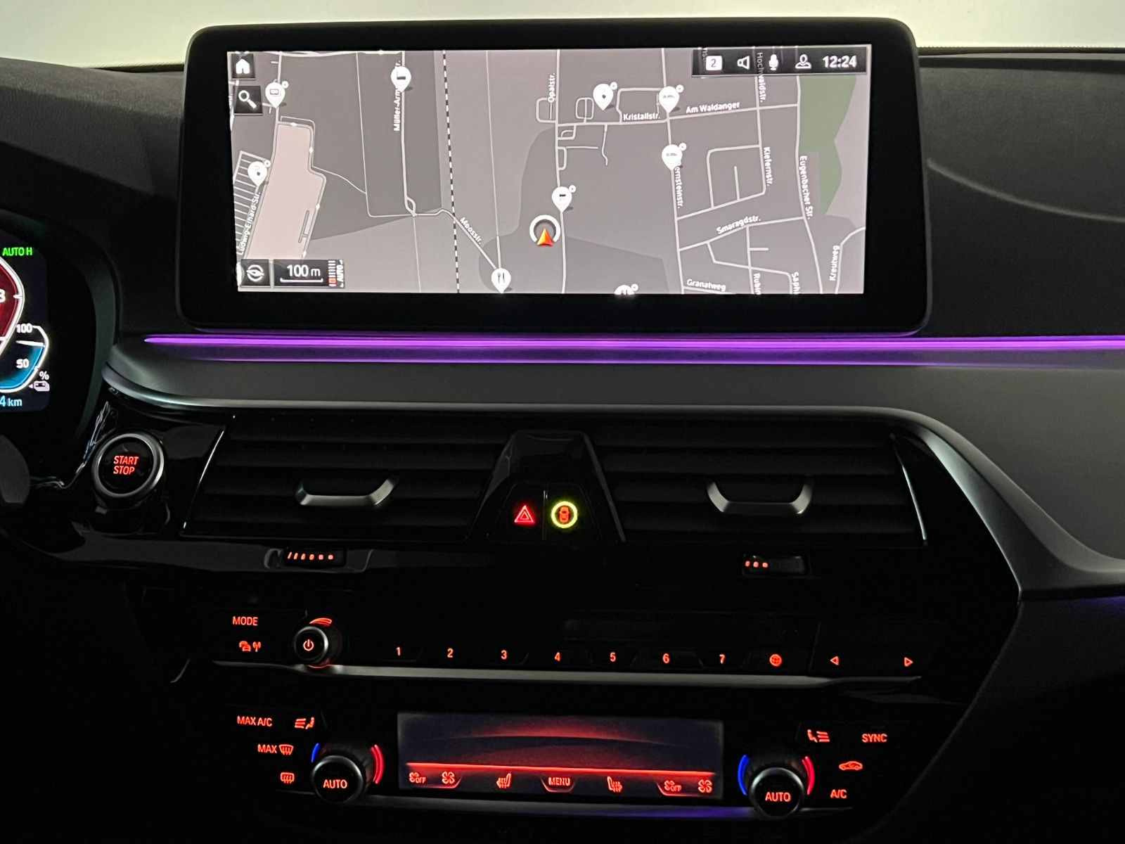 Fahrzeugabbildung BMW 530 e xDrive M SPORT/LASER/HuD/H&K/ACC/AMBI+