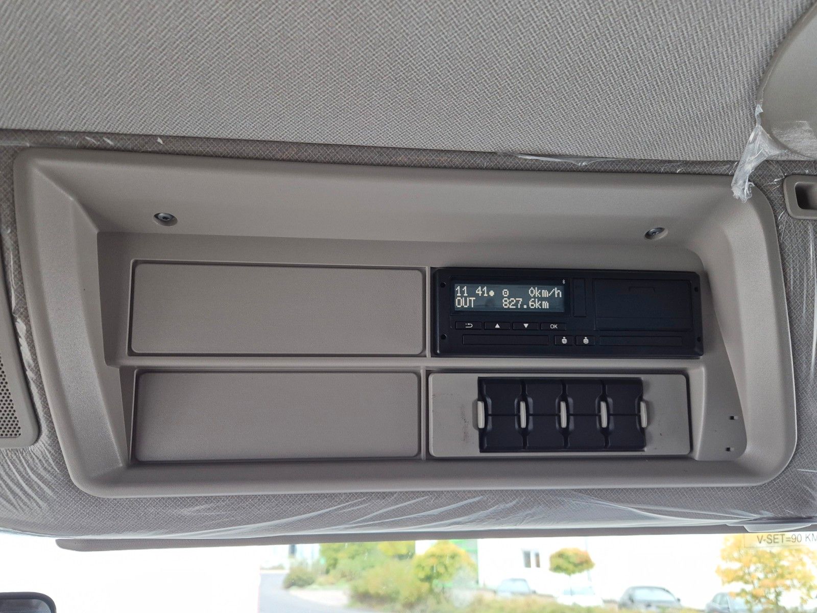 Fahrzeugabbildung Iveco AT300X54Z HR OFF Bordmatik AHK Intarder