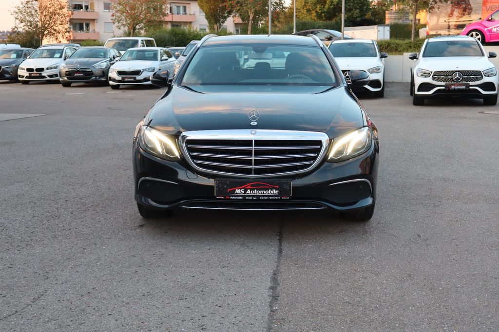 MERCEDES-BENZ E 220