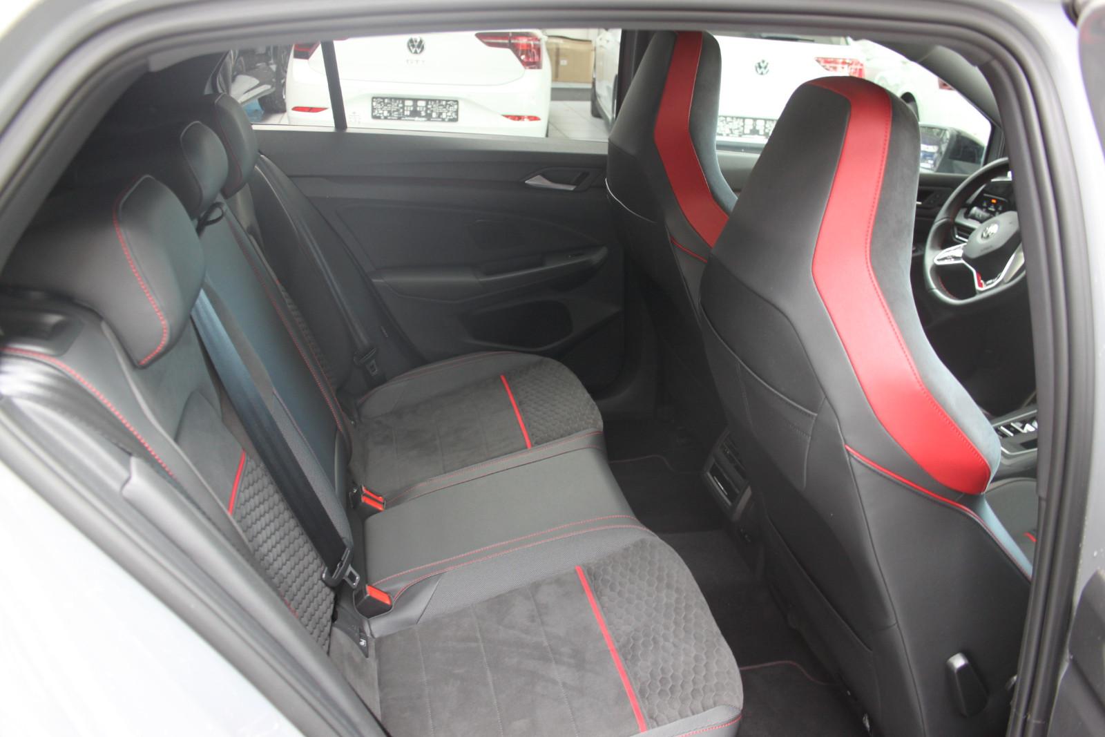 Volkswagen Golf VIII Lim. GTI CLUB/ED45/AKRA/PANO/H&K/DCC/H, миниатюра 13