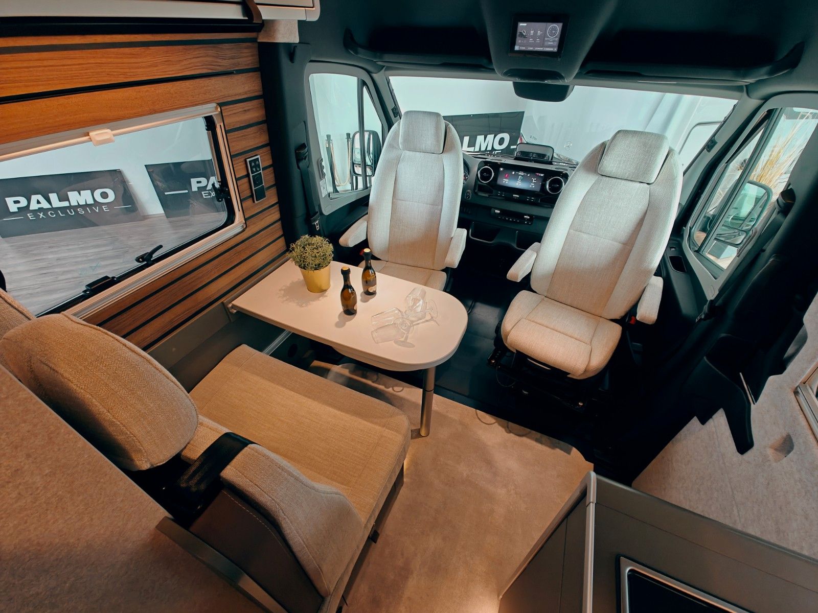 Fahrzeugabbildung HYMER / ERIBA / HYMERCAR GRAND CANYON S 4x4 MB 600 2025 - SCHLAFDACH