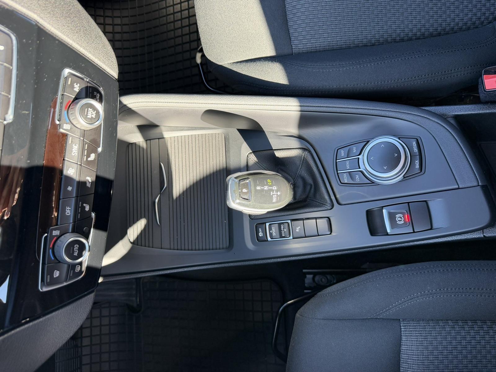 BMW X1 sDrive18i Advantage AHK Navi LED Sport SHZ PD, миниатюра 17
