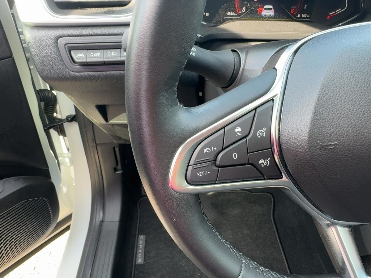 Fahrzeugabbildung Renault Captur Intens TCe 140 Navi 9,3" ACC SHZ Kamera
