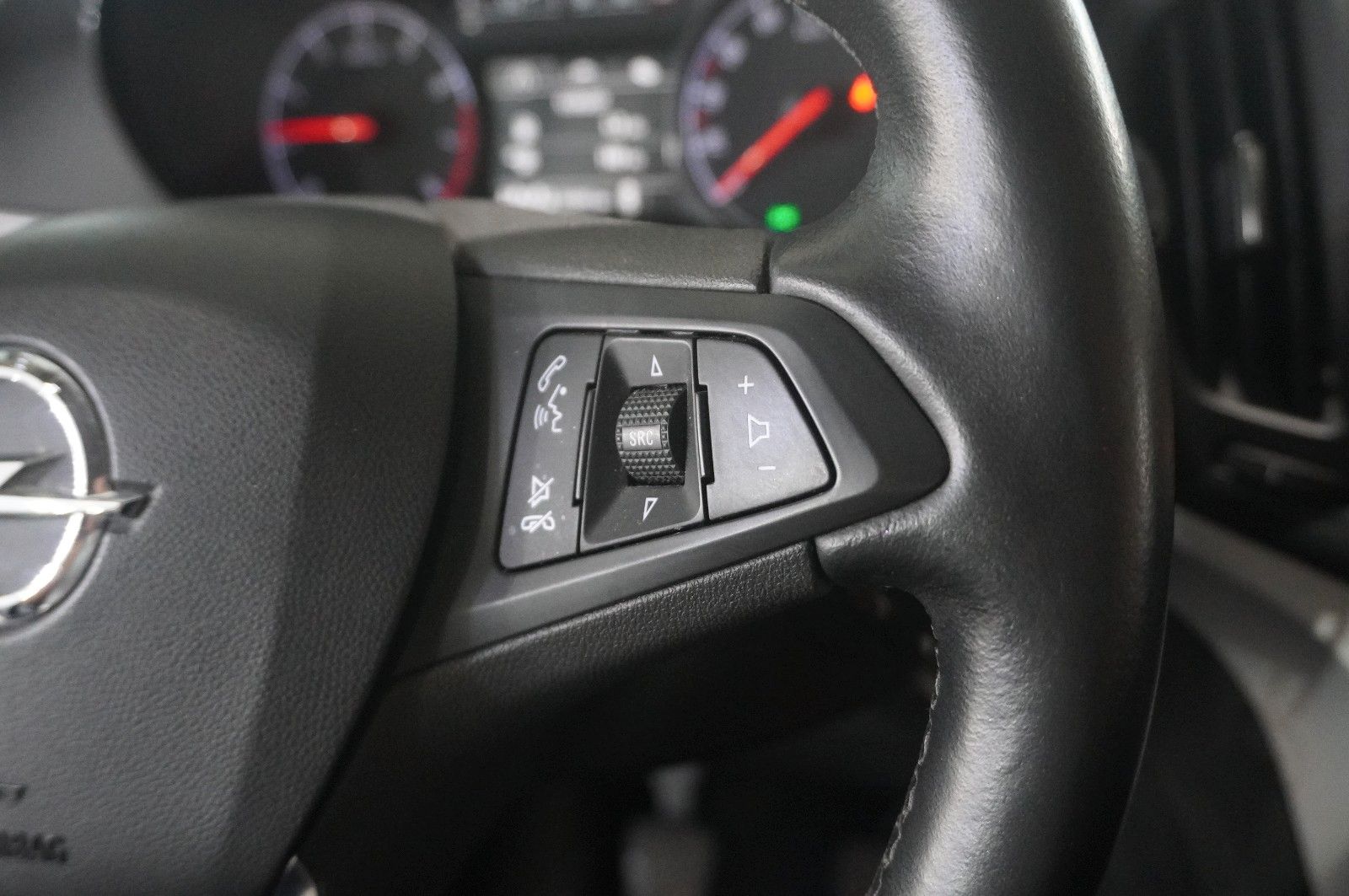 Fahrzeugabbildung Opel Zafira C 1.4T ACTICE 7-SITZE NAVI/LED/SH/PDC/AHK