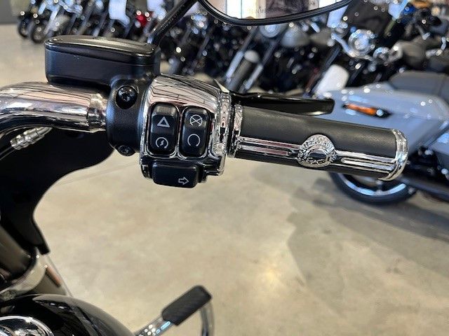 Fahrzeugabbildung Harley-Davidson FLSB Sport Glide 107 cui Jekill&Hyde
