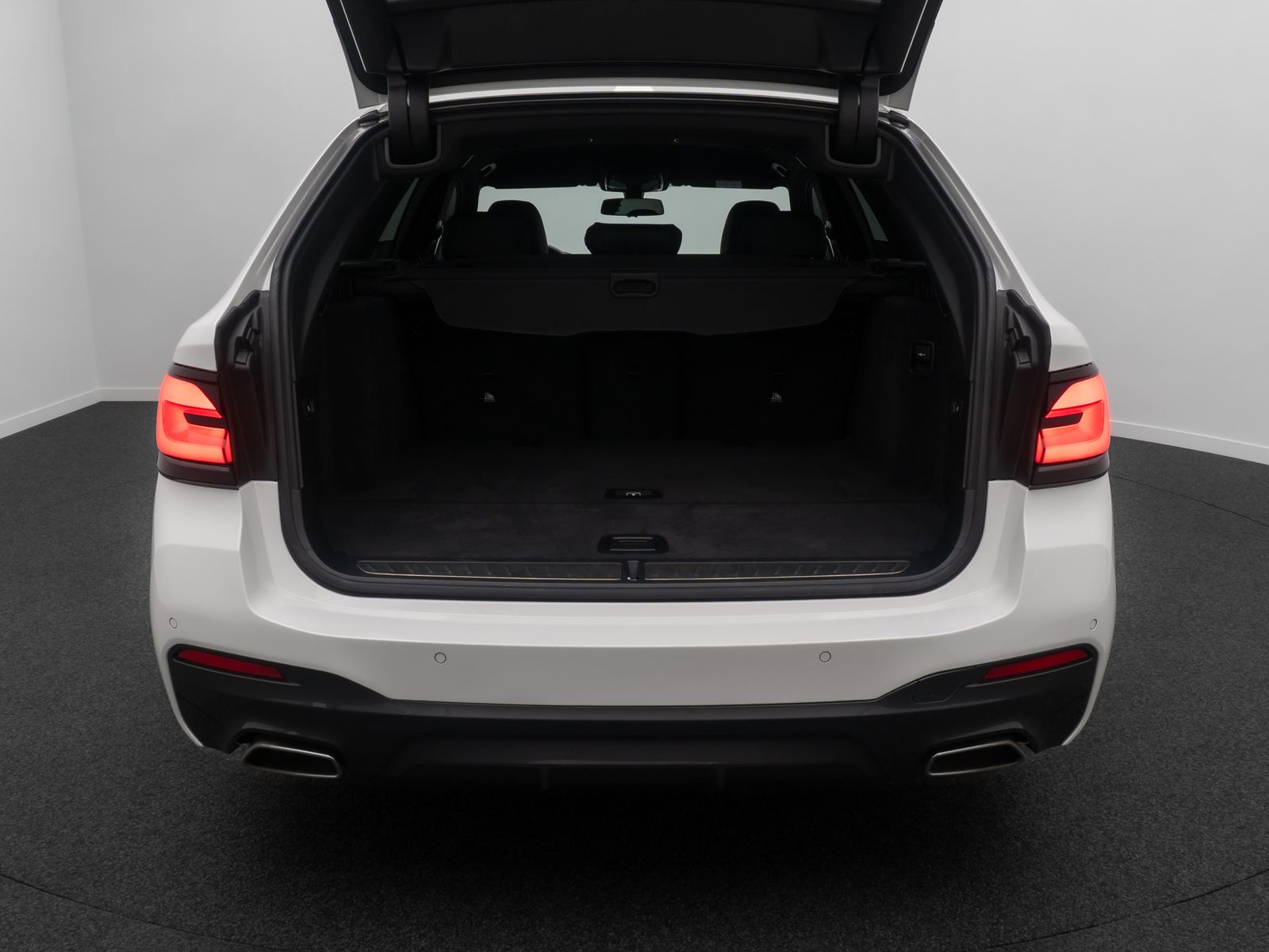 Fahrzeugabbildung BMW 520d M Sport DAB Alarm PDC Geschwindigreg Leder