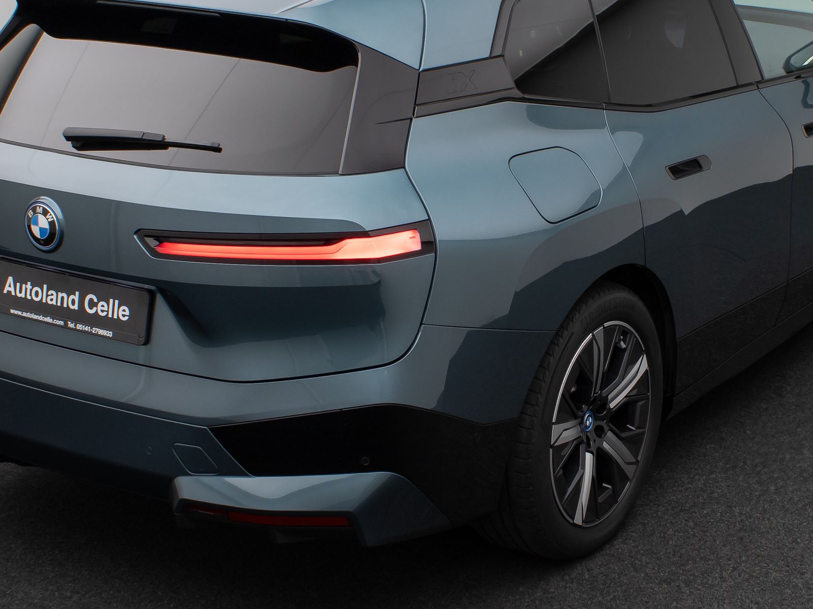 Fahrzeugabbildung BMW iX xD40 Sport Panorama 360° Laser DAB H/K 21Zoll