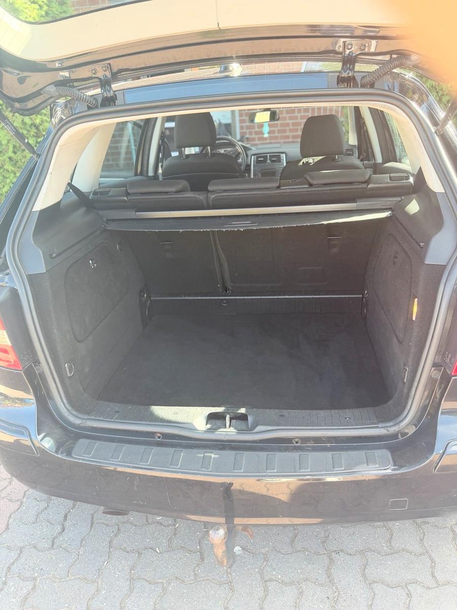 Mercedes-Benz B180 2010 — photo 11