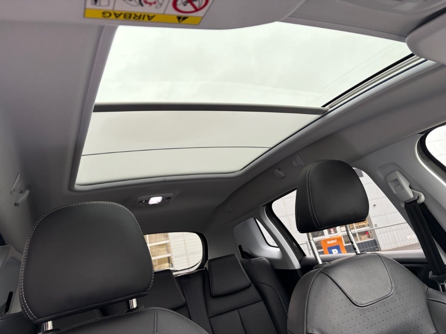 Fahrzeugabbildung Peugeot 2008 Allure , Leder,SitzheizungPanoDach,Kamera
