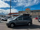 Volkswagen Caddy Maxi 139.000 km (Umgebaut zum Camper) - : Kombi, Camper