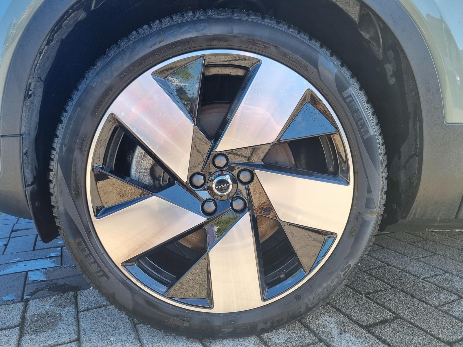 Fahrzeugabbildung Volvo XC40 Recharge Single Ext. Ultimate 'Glasdach'