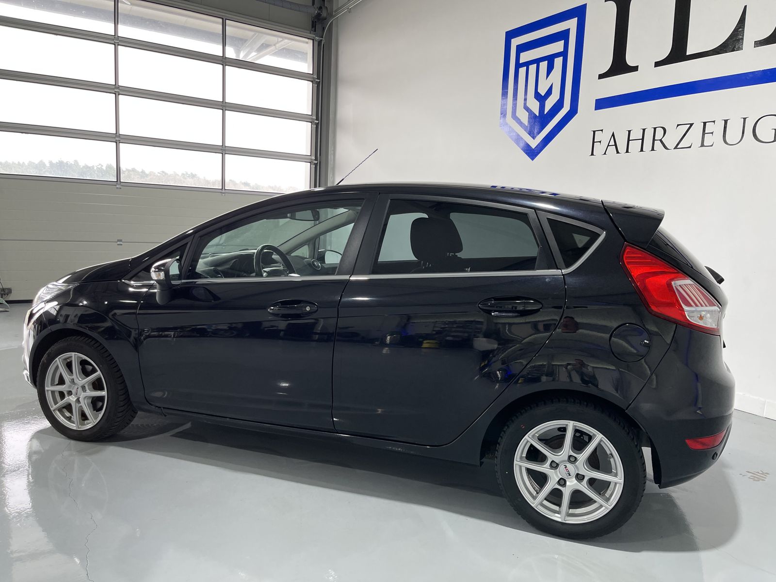 Fahrzeugabbildung Ford Fiesta Titanium1.5 TDCI*LED*MFL*Klima*PDC*